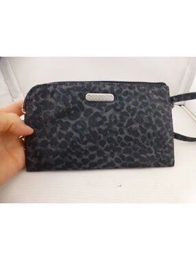 Baggallini RFID Leopard Print Wristlet Pouch Gray Black Pink Interior Clutch J5
